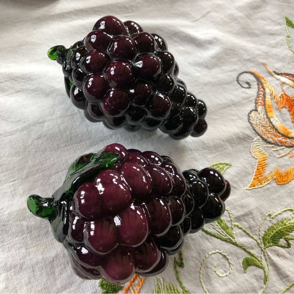 Vintage Set of Hand Blown Murano Style Art Glass Bunch of Grapes. Deep Amethyst - Picture 6 of 13